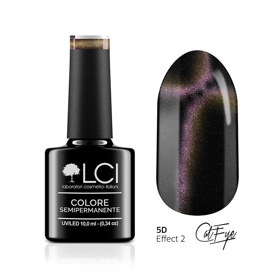 Flacone di smalto con tappo nero e campione. Scritta: LCI, COLORE SEMIPERMANENTE, UVLED 10,0 ml. Campione: 5D Effect 2 Cat Eye.