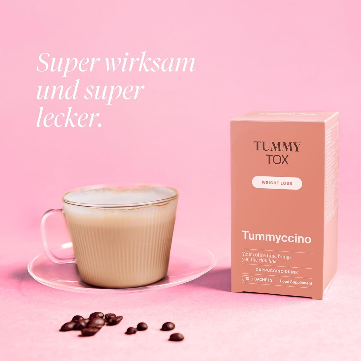 Tazza di vetro con cappuccino, accanto alla confezione del prodotto. Testo: Tummyccino, Cappuccino Drink, 10 bustine.