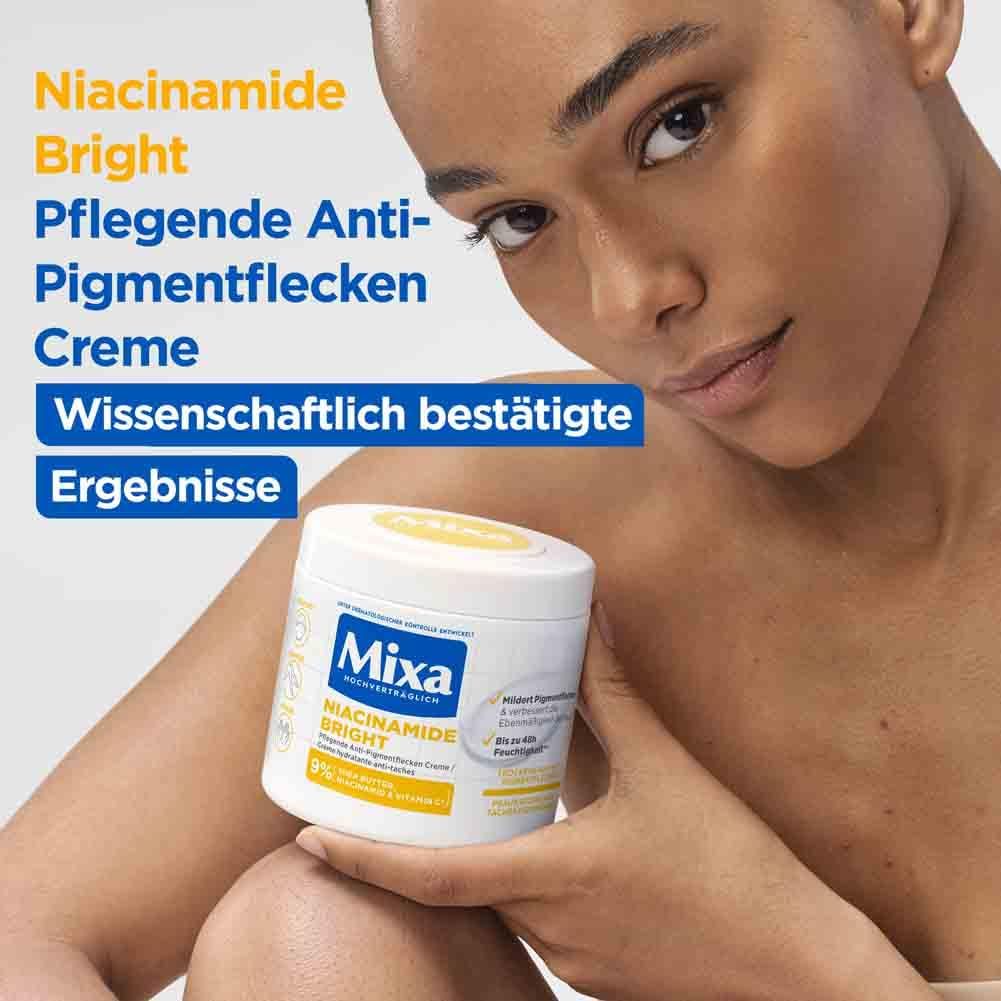 Donna tiene un vasetto bianco Mixa Bright. Testo: Niacinamide Bright, Crema anti-macchie. Scritta: Risultati scientificamente provati.