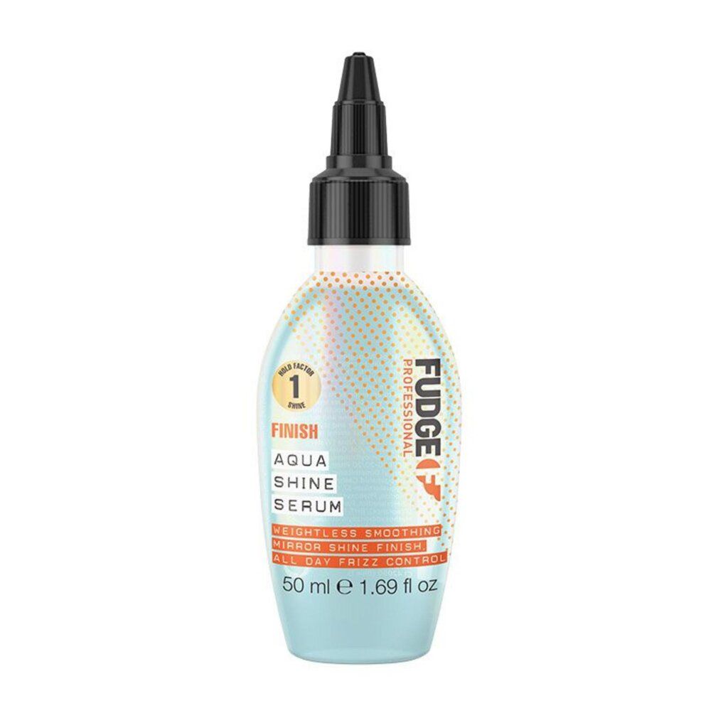 Flacone con tappo nero. Scritta: Aqua Shine Serum, Fudge Professional. Dettagli etichetta arancioni e bianchi. 50 ml.