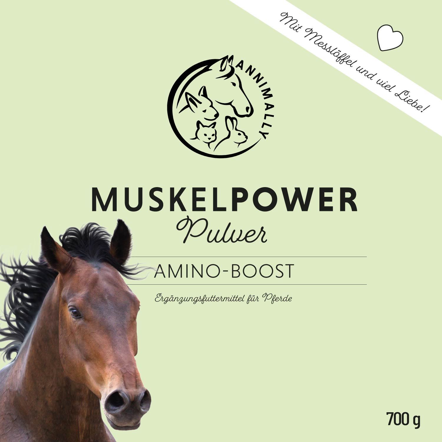 Etichetta verde con logo Annimally e testo: Muskelpower Pulver, Amino-Boost. Mangime complementare per cavalli. 700g. Illustrazione di cavallo.