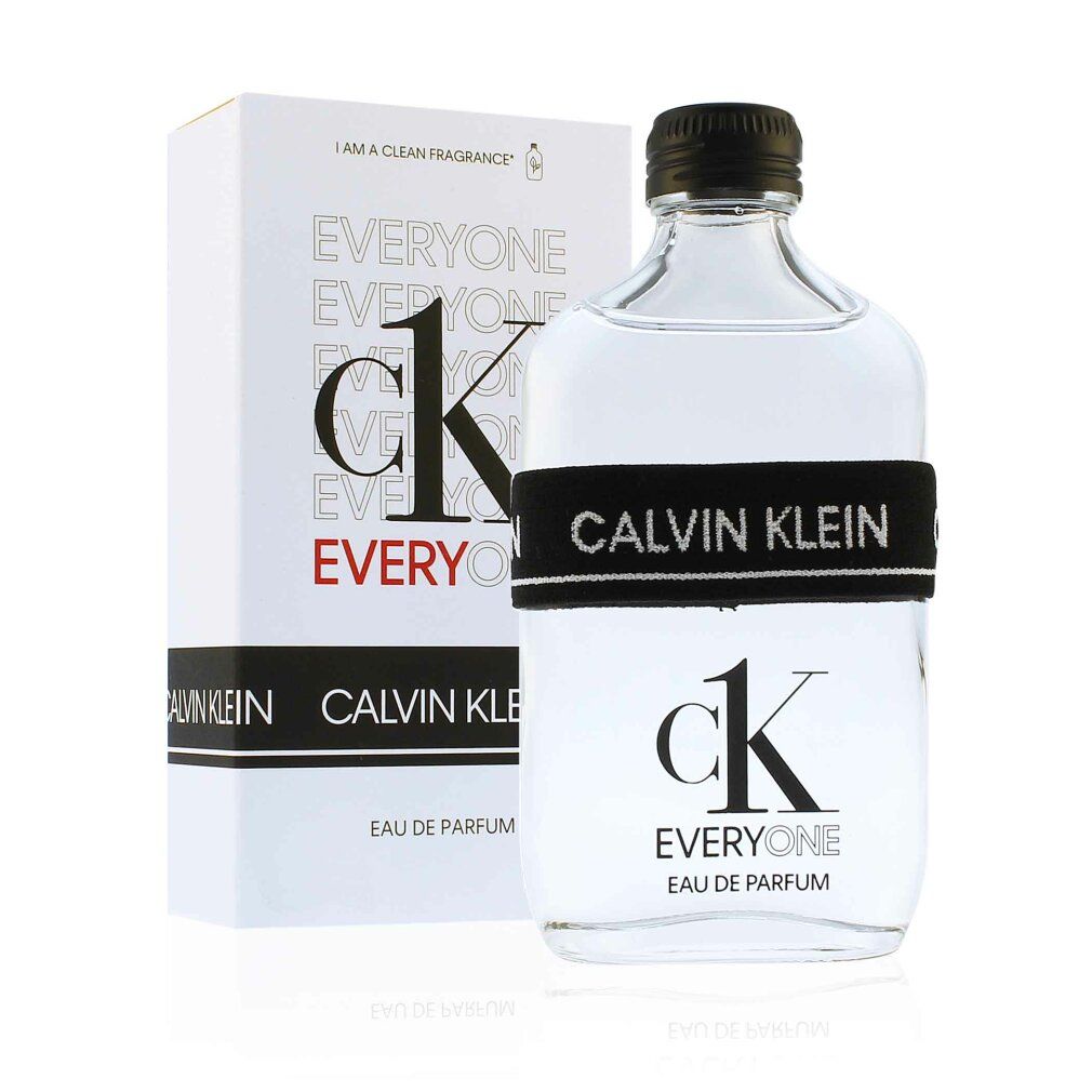 Flacone e confezione. Flacone: trasparente, tappo nero, fascia Calvin Klein. Confezione: bianca, ck EVERYONE, Eau de Parfum.