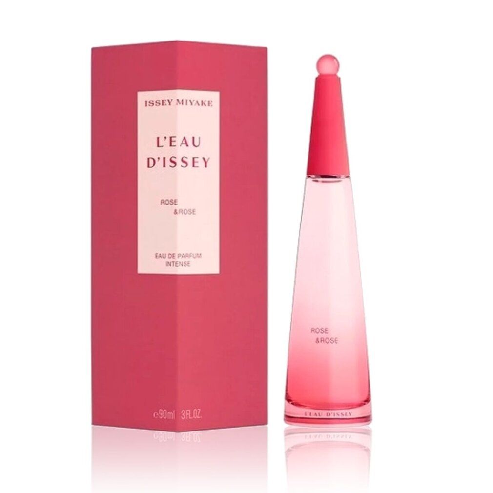 Flacone e confezione rosa. Scritta "L'Eau d'Issey Rose & Rose".