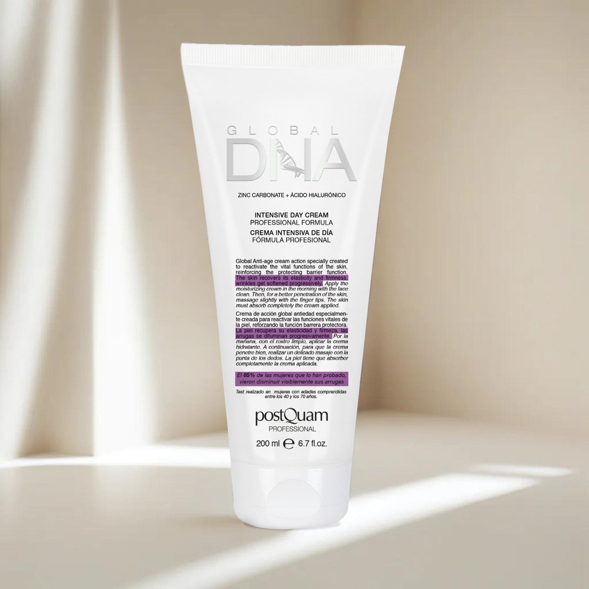 Tubo bianco con testo. Scritta: Global DNA, Intensive Day Cream. Marchio: Postquam. Volume: 200 ml.