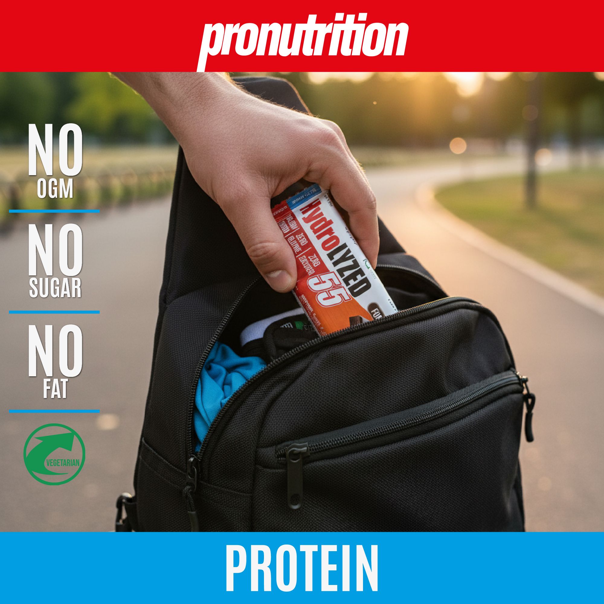 Una persona estrae una barretta proteica da una borsa nera. La barretta mostra "Hydrolyzed 55".