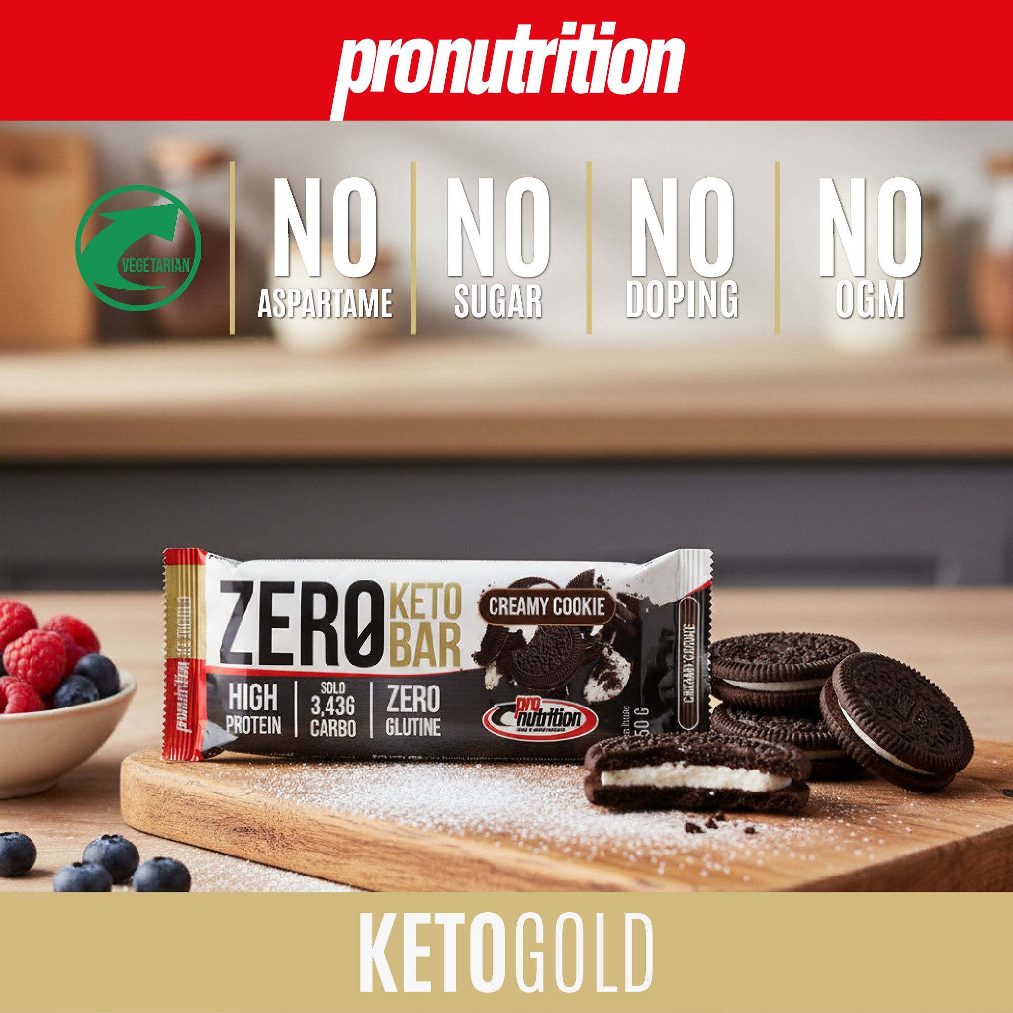 Barretta proteica e biscotti. Scritta: Zero Keto Bar, Creamy Cookie. Testo: No Aspartame, No Sugar, No Doping, No OGM. Simbolo vegetariano.