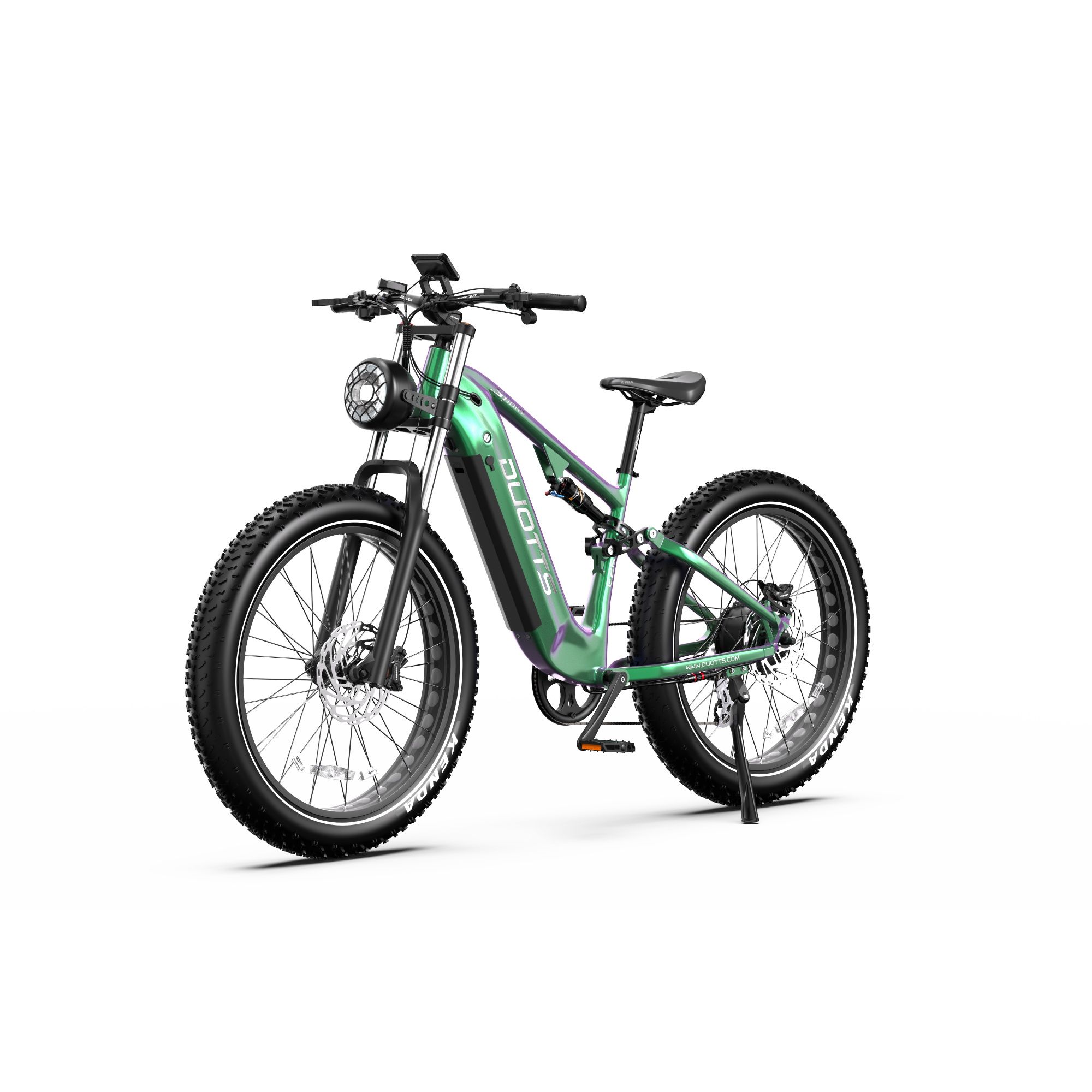 Mountain bike elettrica verde. Pneumatici neri KENDA. Logo DUOTTS sul telaio. Faro.