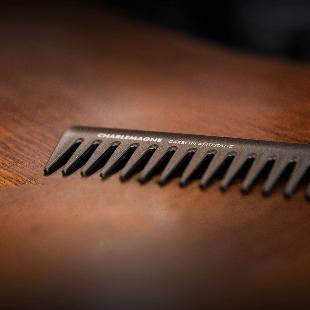 Pettine nero Carbon Antistatic di CHARLEMAGNE.