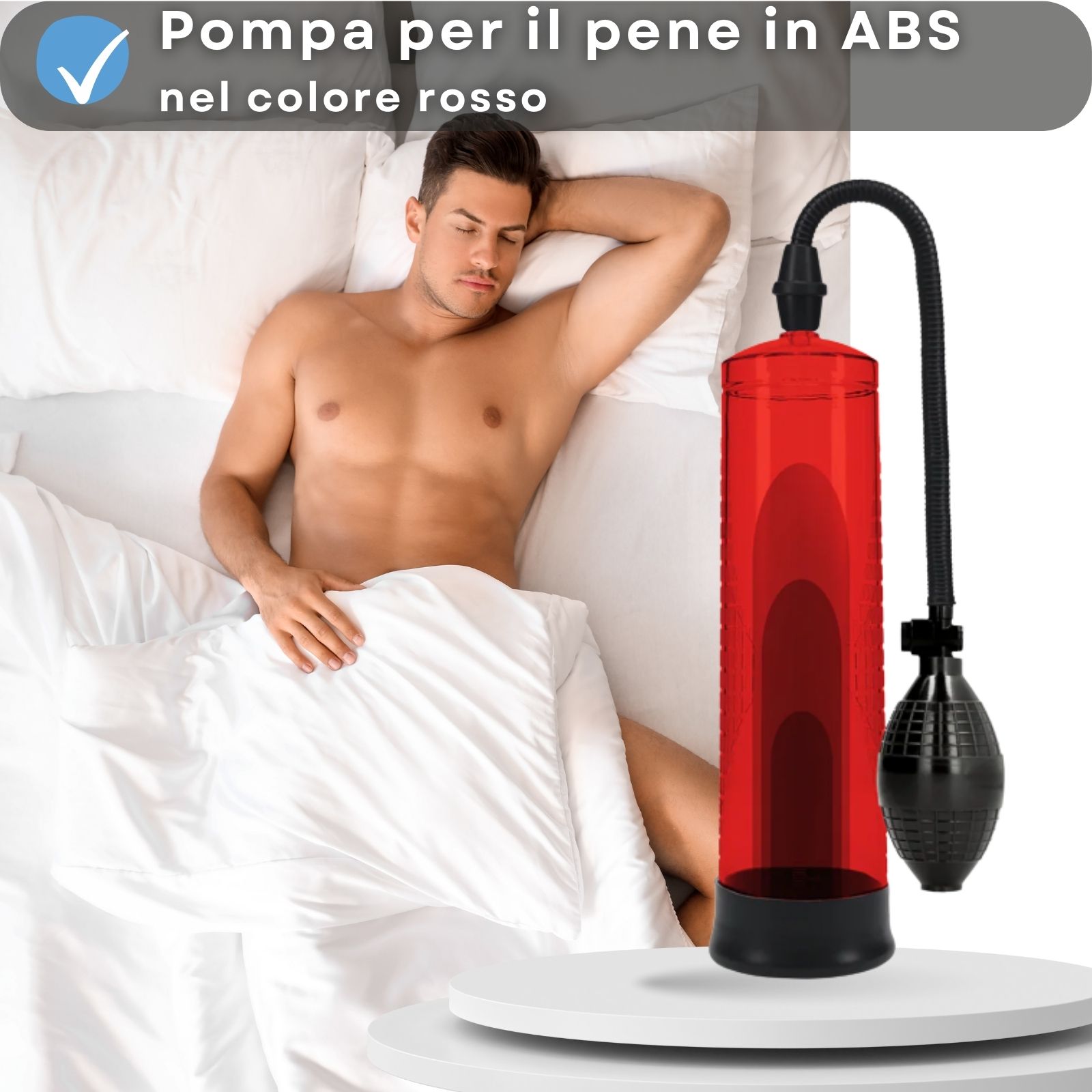 Immagine prodotto con testo: Pompa per pene in ABS, rossa. Uomo a letto.