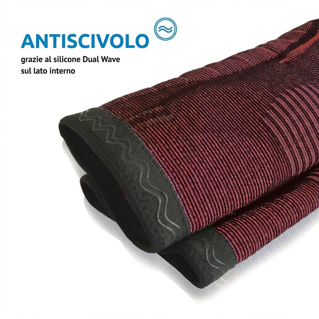 Ginocchiera rosso-nera con silicone. Antiscivolo grazie al silicone Dual Wave all'interno.
