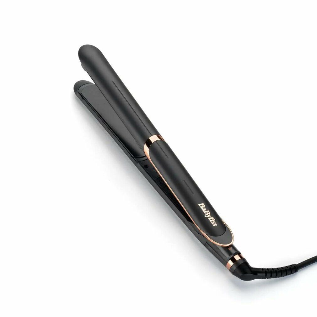 Piastra per capelli nera con dettagli color rame. Logo BaByliss visibile. Cavo di alimentazione collegato.