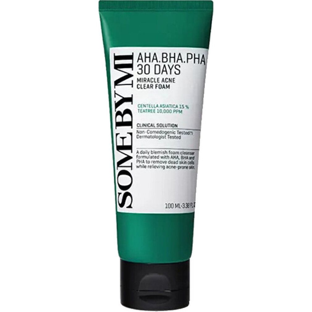 Tubo bianco e verde con tappo nero. Scritta: AHA.BHA.PHA 30 DAYS, Miracle Acne Clear Foam. Marchio SOMEBYMI.