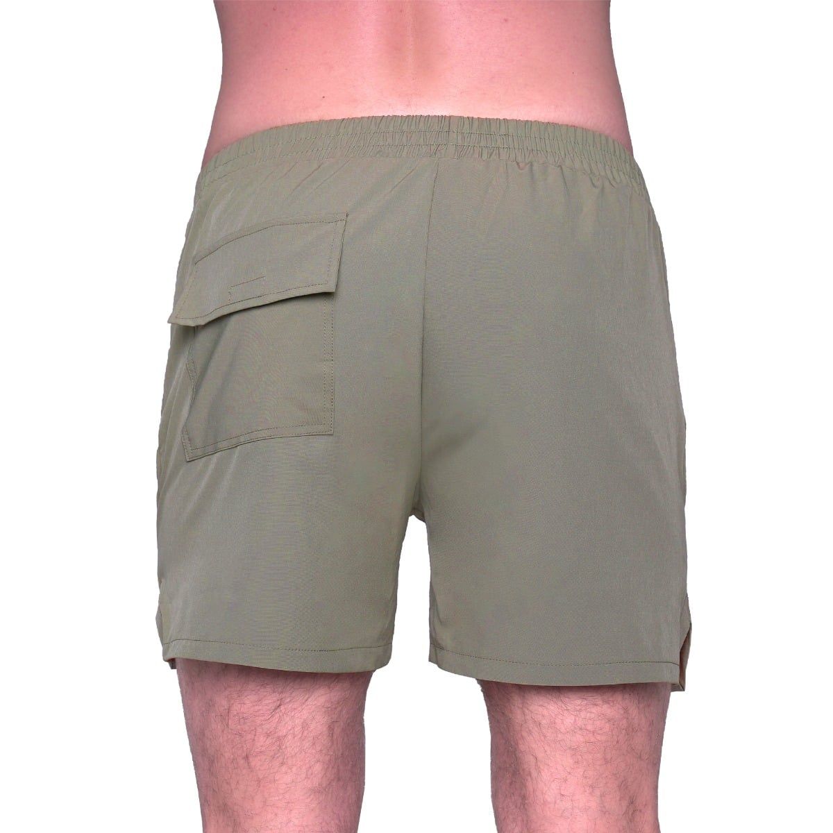 Pantaloncini verdi da uomo con logo GymBeam, vista laterale.