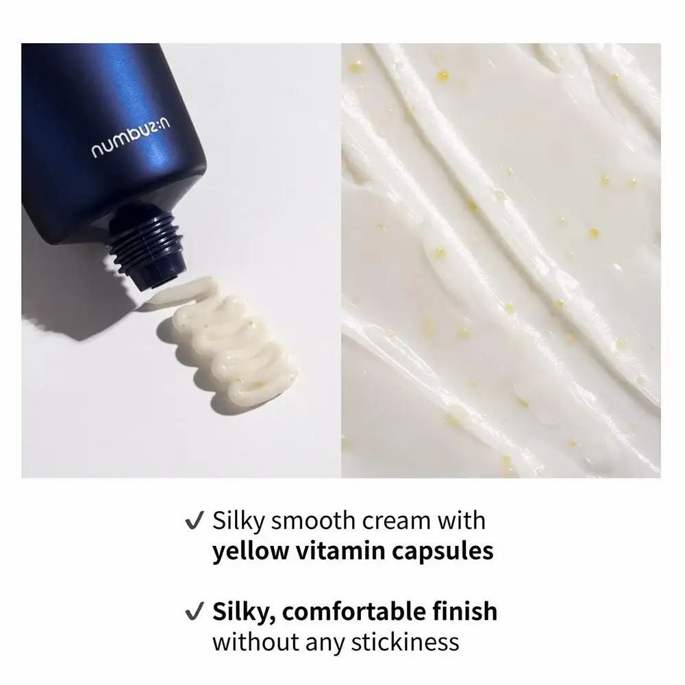 Crema che esce dal tubo. Testo: Silky smooth cream with yellow vitamin capsules. Silky, comfortable finish without any stickiness.
