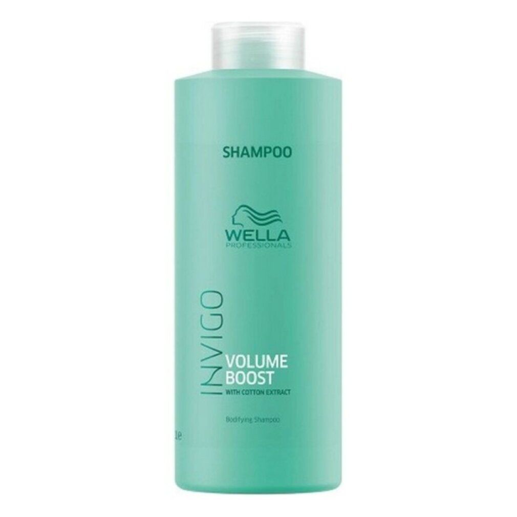 Flacone di shampoo turchese. Scritta: INVIGO, VOLUME BOOST, Wella Professionals. Con estratto di cotone.