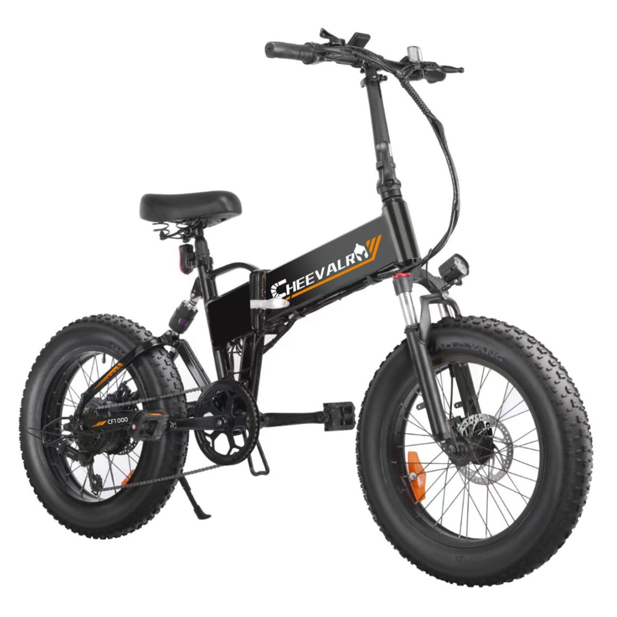 Bicicletta elettrica nera con pneumatici larghi, portapacchi e scritta CHEEVALRY.