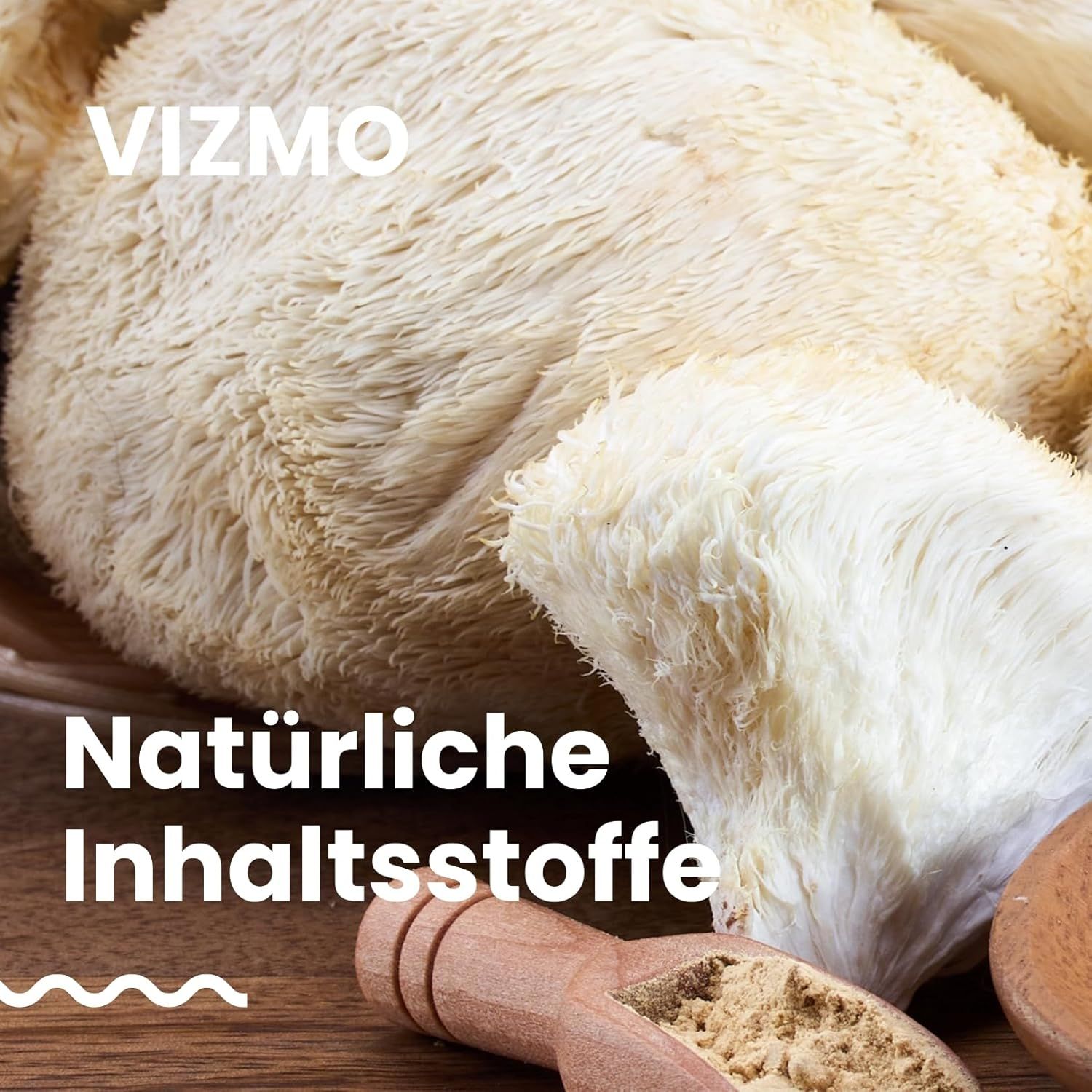 Primo piano del fungo Lion's Mane. Ingredienti naturali. Ciotole di legno con polvere.