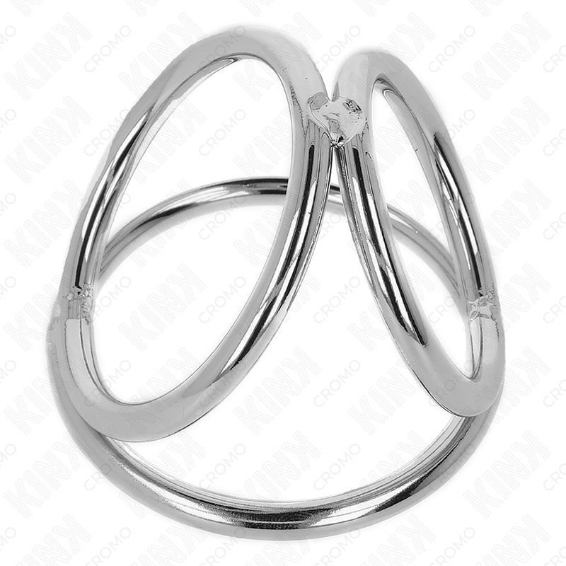 Anello per il pene triplo in metallo cromato. Tre anelli formano una struttura. Logo Kink sullo sfondo.