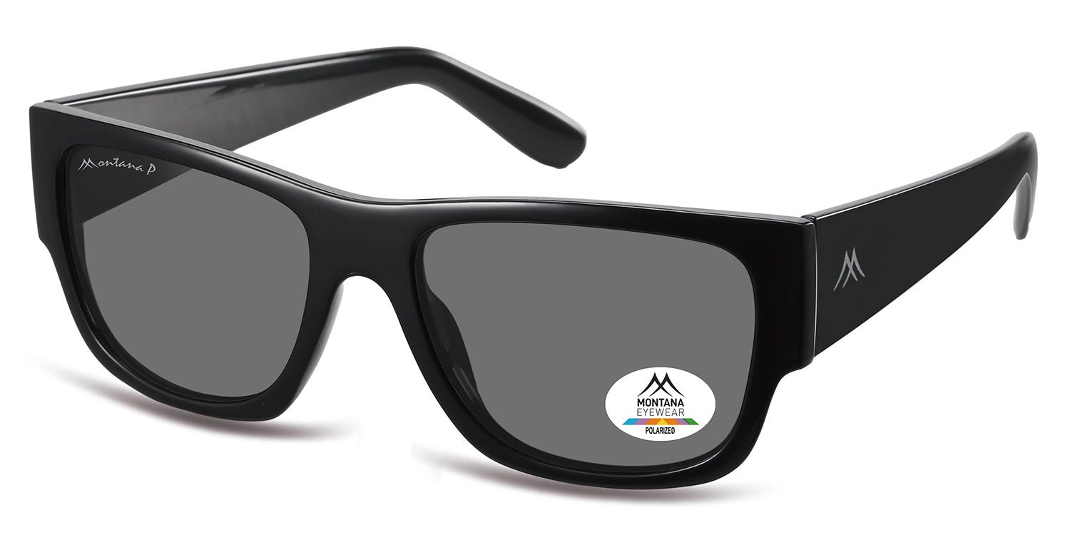 Occhiali da sole neri con lenti grigie. Logo Montana Eyewear ed etichetta Polarized. Vista obliqua.