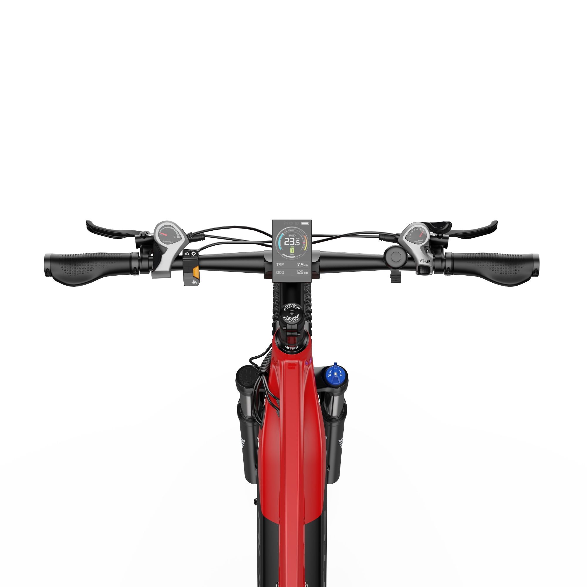 Primo piano del manubrio di una mountain bike elettrica rossa e nera. Display digitale visibile.