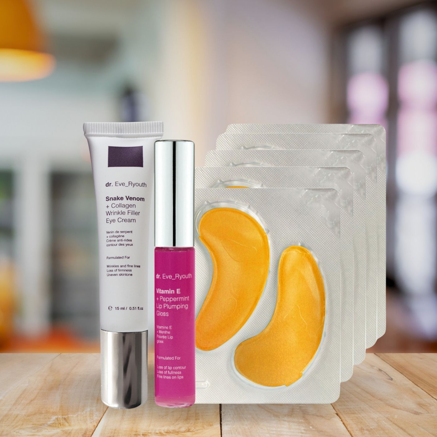 Set con crema occhi, lucidalabbra e patch occhi. Tubo crema, flacone lucidalabbra e 6 patch occhi.