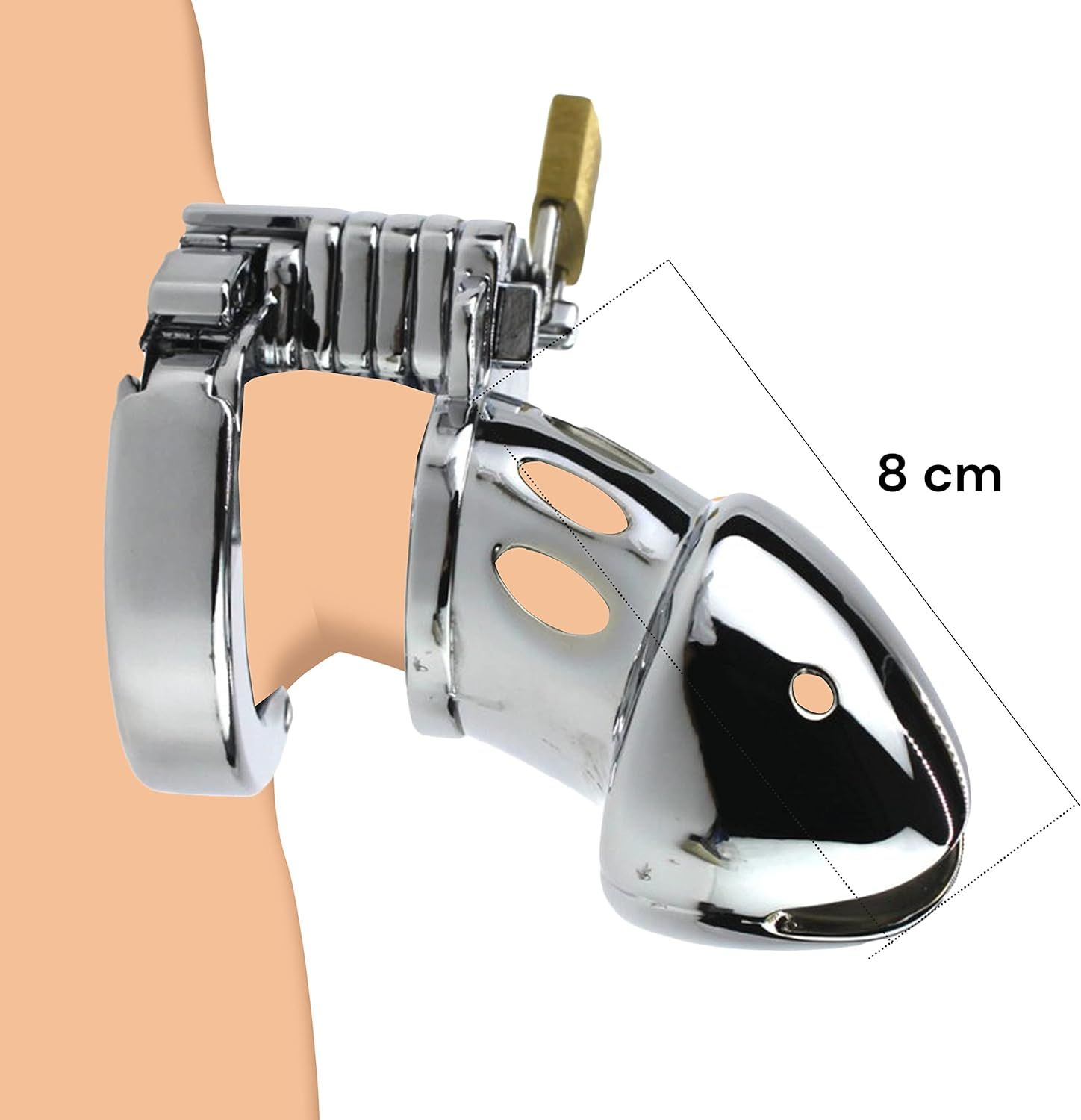 Gabbia di castità in metallo indossata. Con lucchetto. Dimensioni: 8 cm di lunghezza della parte gabbia.