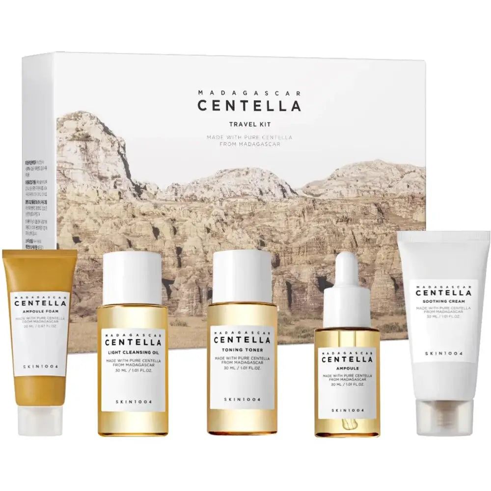 Set regalo SKIN1004 Centella con 5 prodotti: ampoule, toner, olio detergente, crema e schiuma. Confezione con paesaggio.