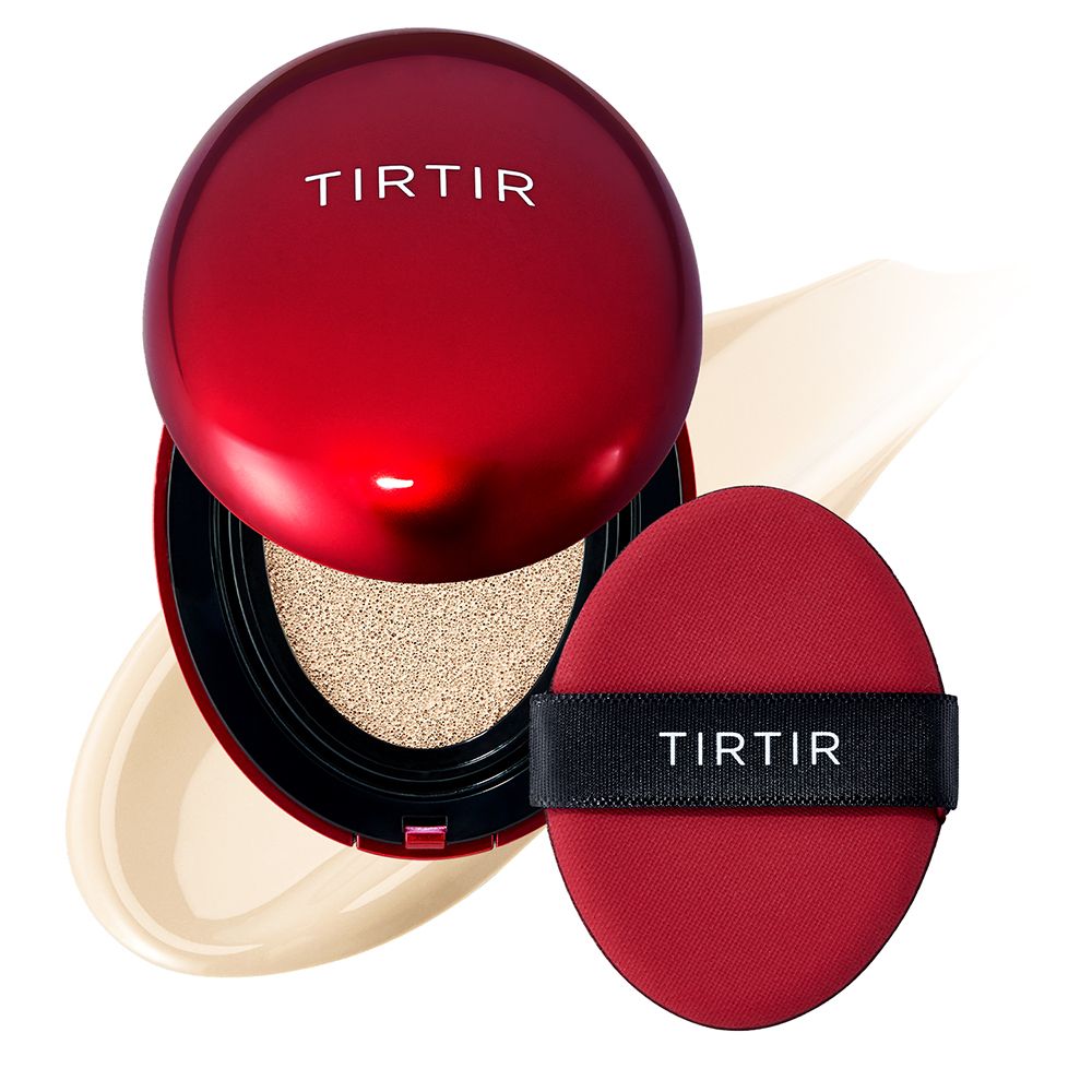 Contenitore Tirtir rosso aperto con applicatore e spugnetta fondotinta.