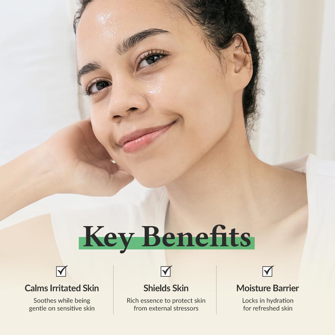 Donna con pelle lucida. Testo: Key Benefits. Calma la pelle irritata, protegge la pelle, barriera idratante.