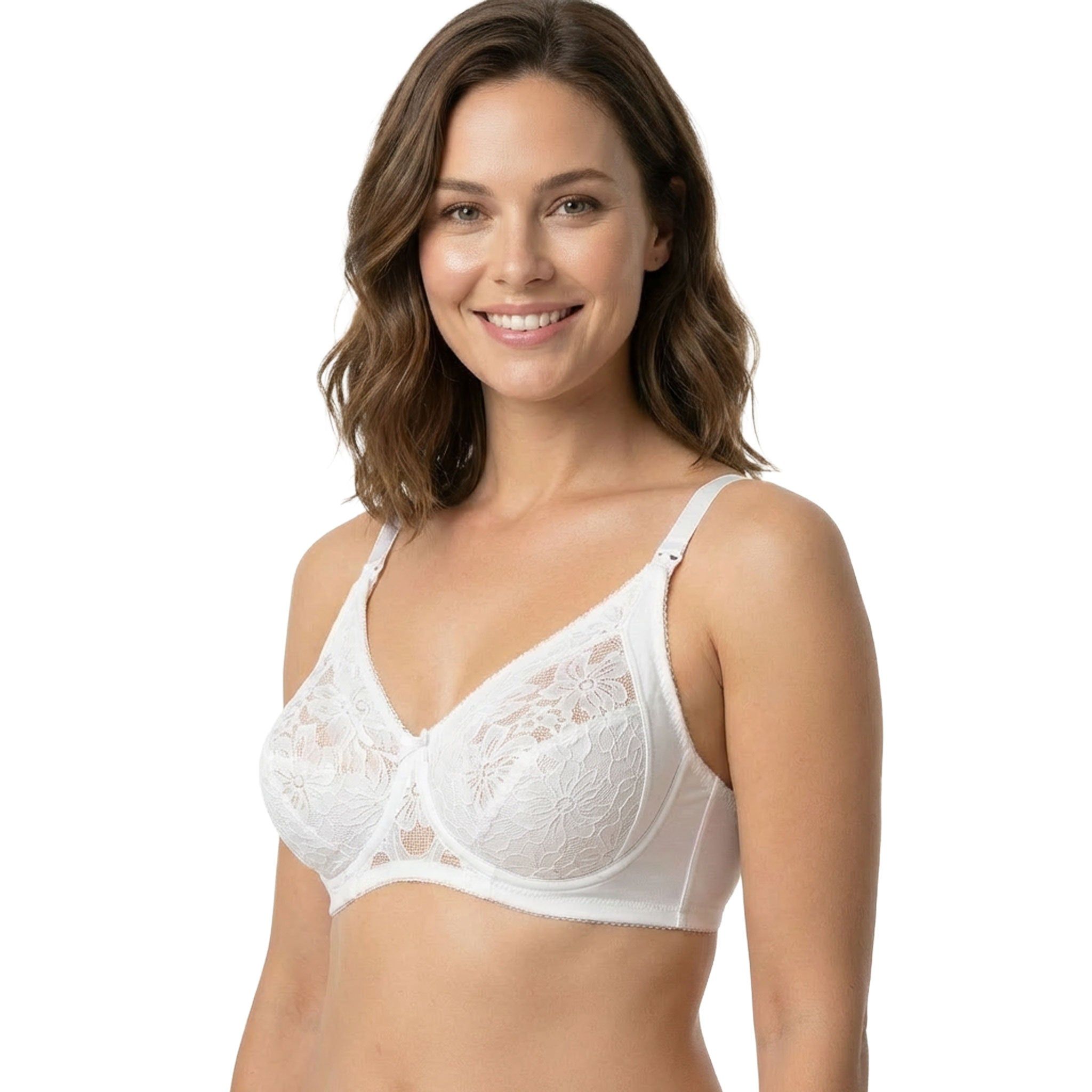 Donna indossa reggiseno allattamento bianco con pizzo. Coppa D. Spalline, motivo in pizzo sulle coppe. La donna sorride.