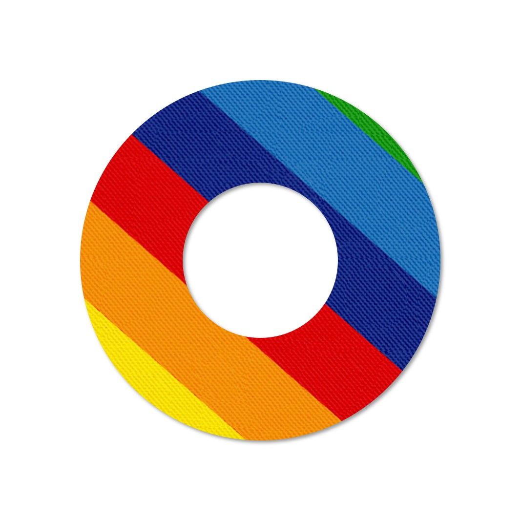 Un anello di fissaggio con motivo arcobaleno. Circolare con un foro al centro. Colori: rosso, arancione, giallo, verde, blu.