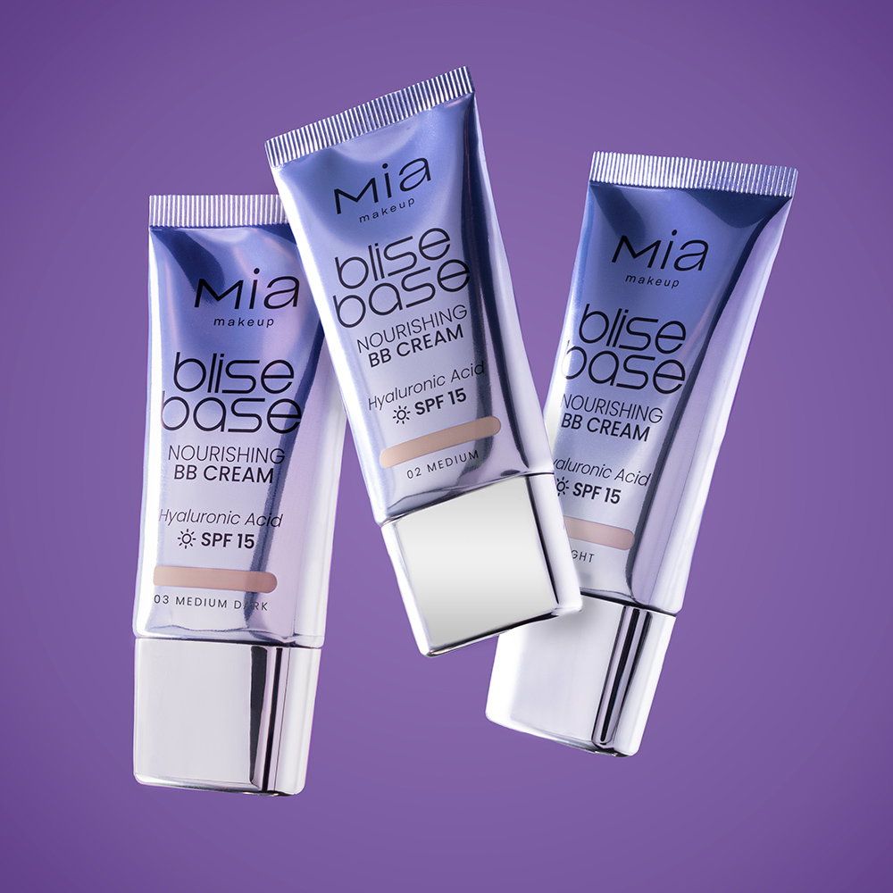 Tre tubetti di BB Cream Mia Make-up con acido ialuronico e SPF 15.