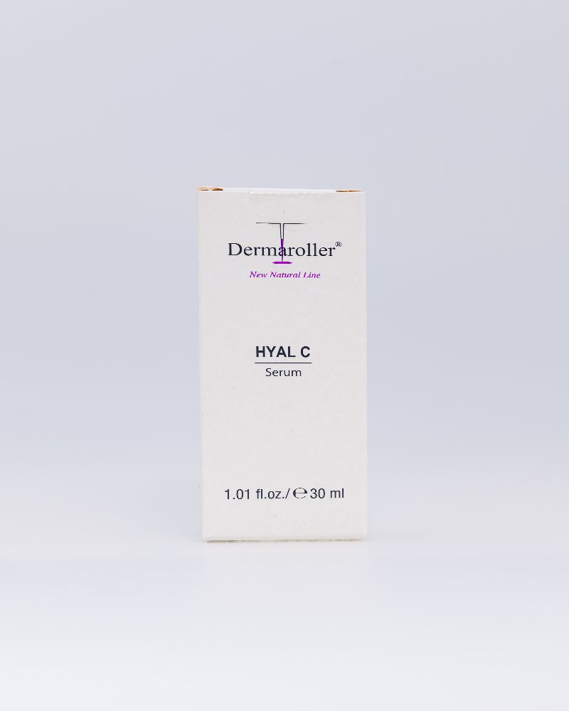 Confezione in cartone Dermaroller Hyal C Serum con informazioni sul prodotto e 30 ml.