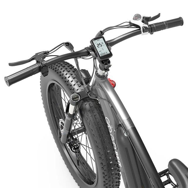 Manubrio e-bike con display. Marchio GOGOBEST visibile. Colore nero, pneumatici larghi.