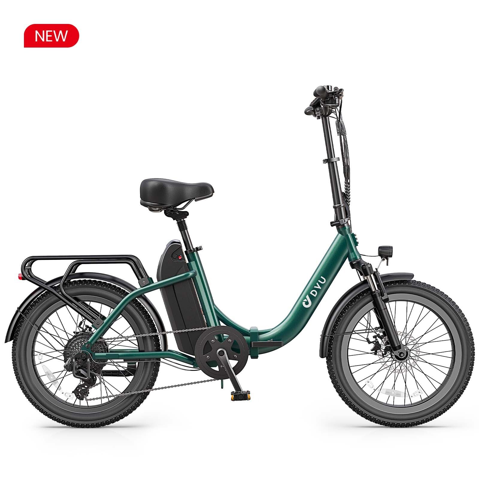 Bicicletta elettrica DYU C9 verde. Pneumatici, sella e portapacchi neri. Adesivo "NEW".