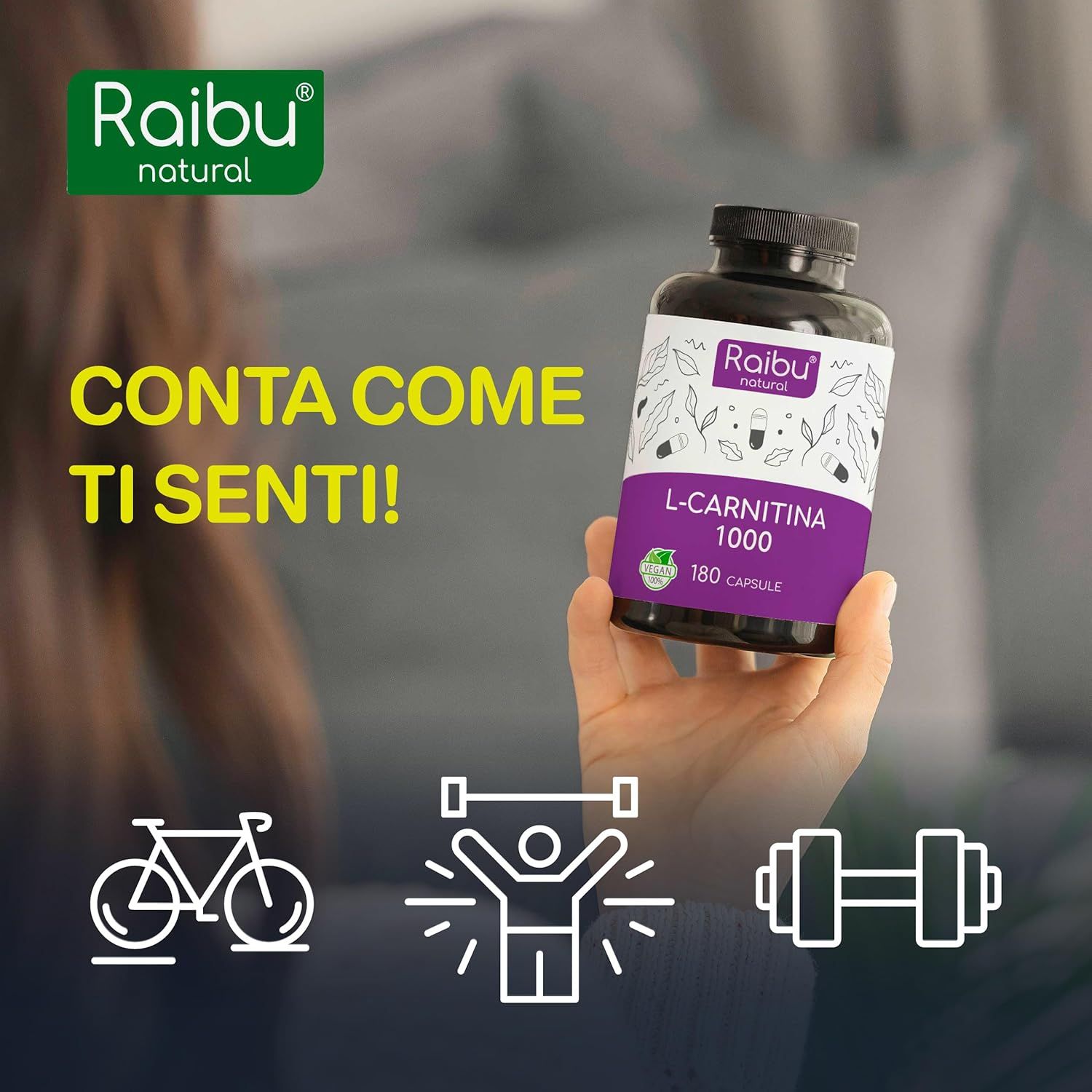 Mano che tiene bottiglia Raibu L-Carnitina 1000. Icone bici, persona, manubrio. Testo: Conta come ti senti!