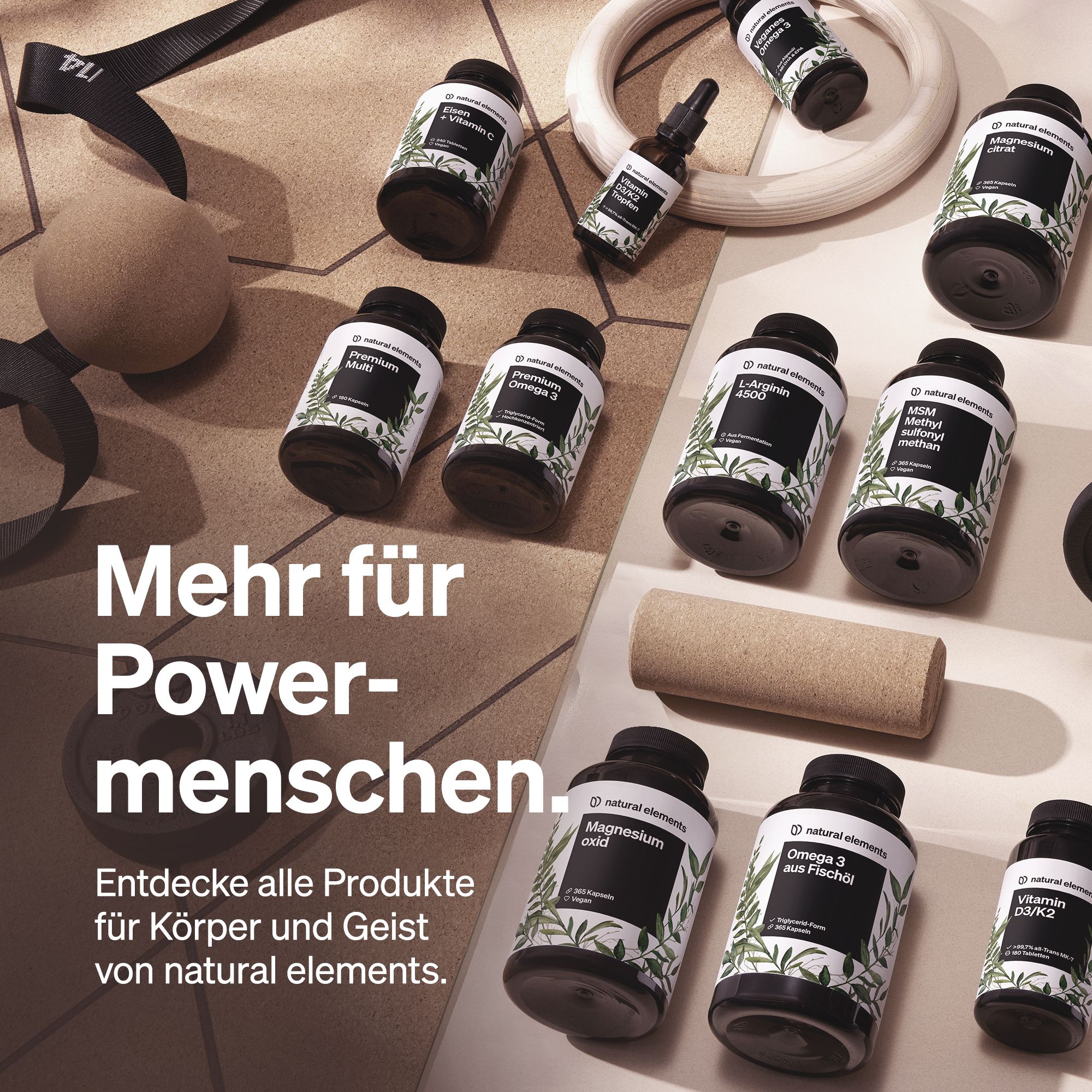 Diversi prodotti su sfondo chiaro. Scritta: Più per le persone potenti. Scopri tutti i prodotti natural elements.