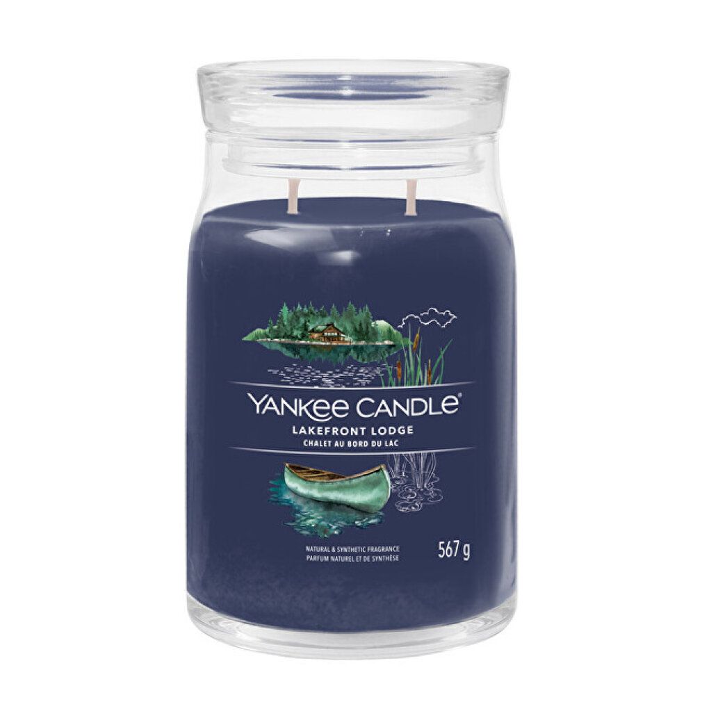Candela profumata grande a 2 stoppini in vetro. Candela blu scuro con coperchio. Stampa: Yankee Candle, Lakefront Lodge, 567 g.