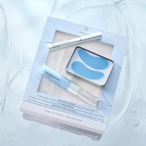 Set regalo Revitalash. Siero ciglia, maschera occhi e sopracciglia. Confezione azzurra. Posizionato sull'acqua.
