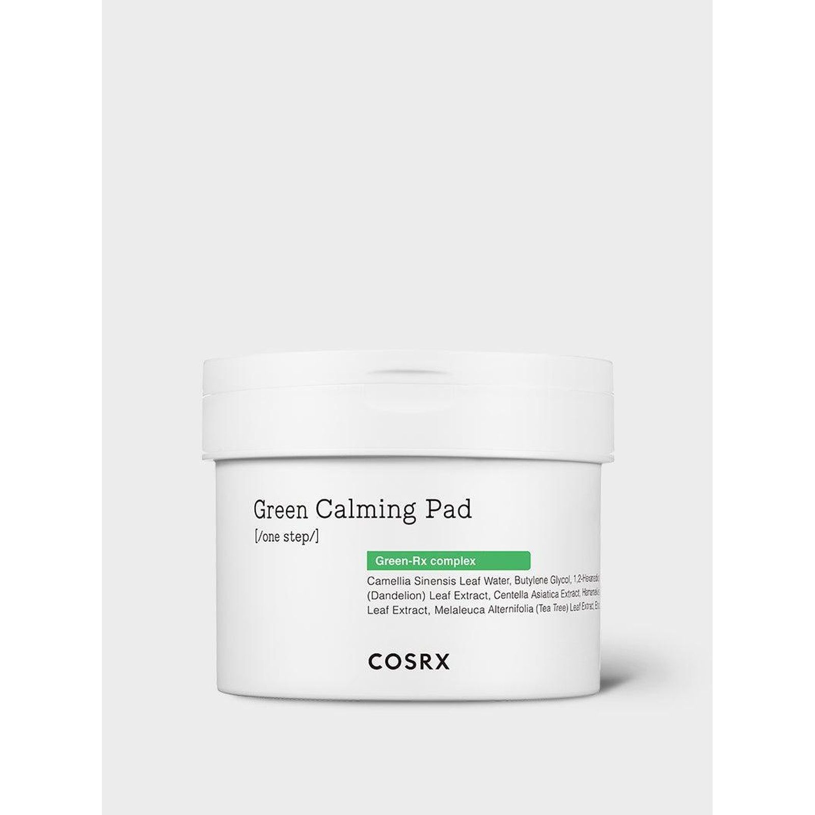 COSRX Green Calming Pad: Vasetto bianco con etichetta che elenca estratti di tè verde e centella.