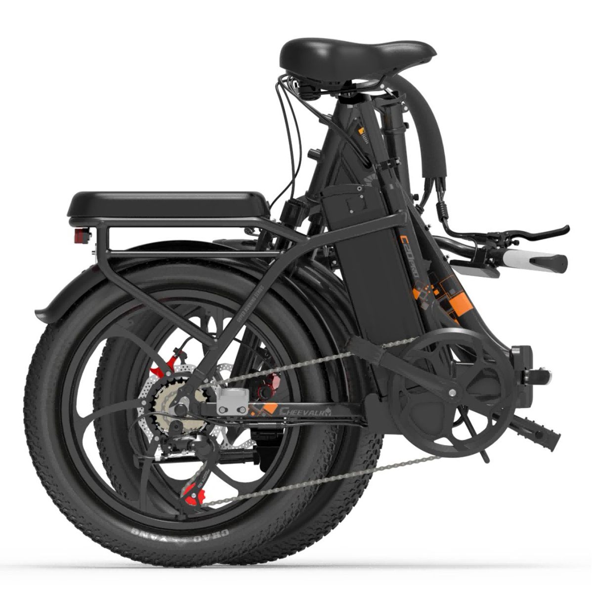 Bicicletta elettrica nera piegata. Ruote sovrapposte. Portapacchi e batteria visibili.