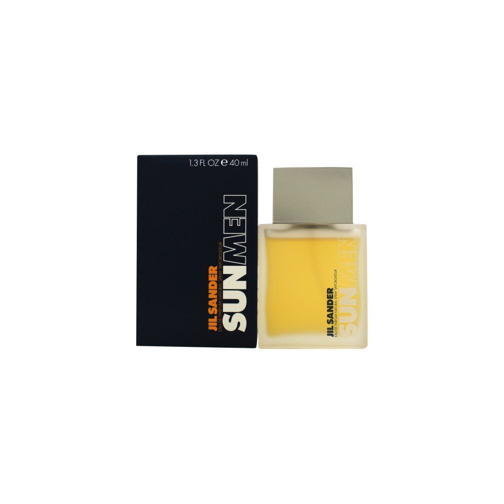 Flacone e confezione Eau de Parfum. Flacone rettangolare con tappo grigio. Confezione nera con scritta bianca SUN MEN e logo Jil Sander.