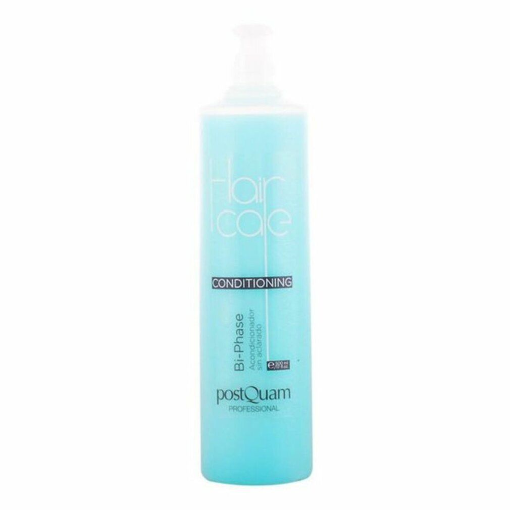 Flacone blu alto con tappo bianco. Scritte: Hair Care, Conditioning, Bi-Phase, Postquam Professional.