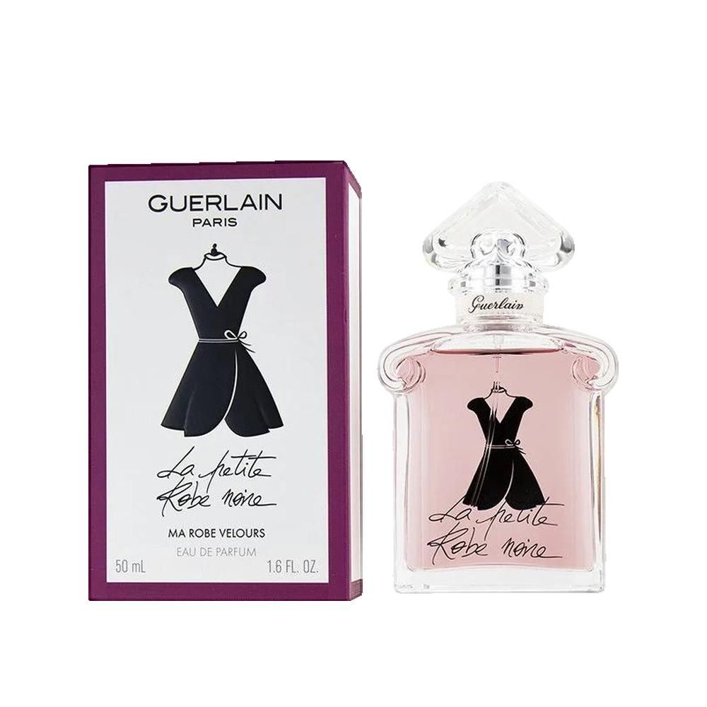 Flacone e confezione Guerlain. Liquido rosa in flacone quadrato con design abito nero. Confezione con stesso design e testo.