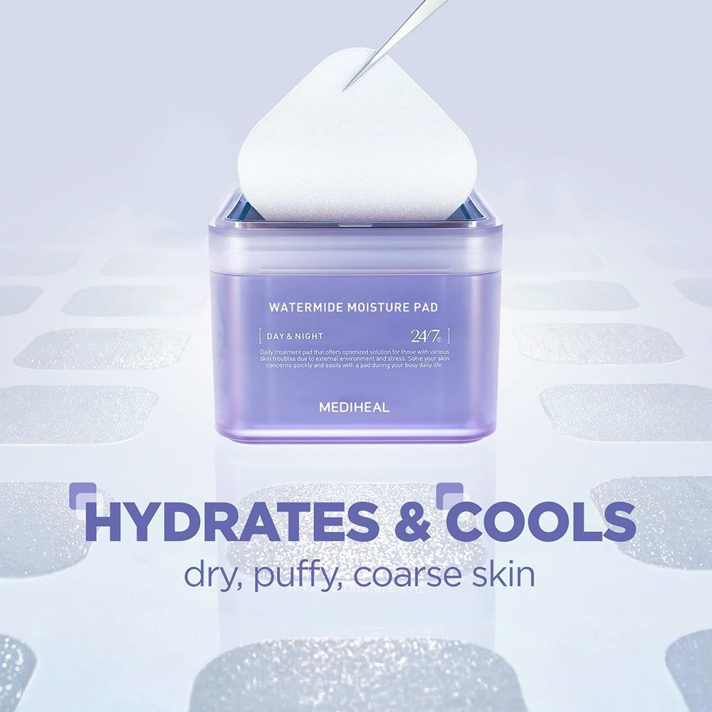 Confezione quadrata di pads. Scritta: Watermide Moisture Pad, Day & Night, 24/7, Mediheal. Un pad viene prelevato con una pinzetta.