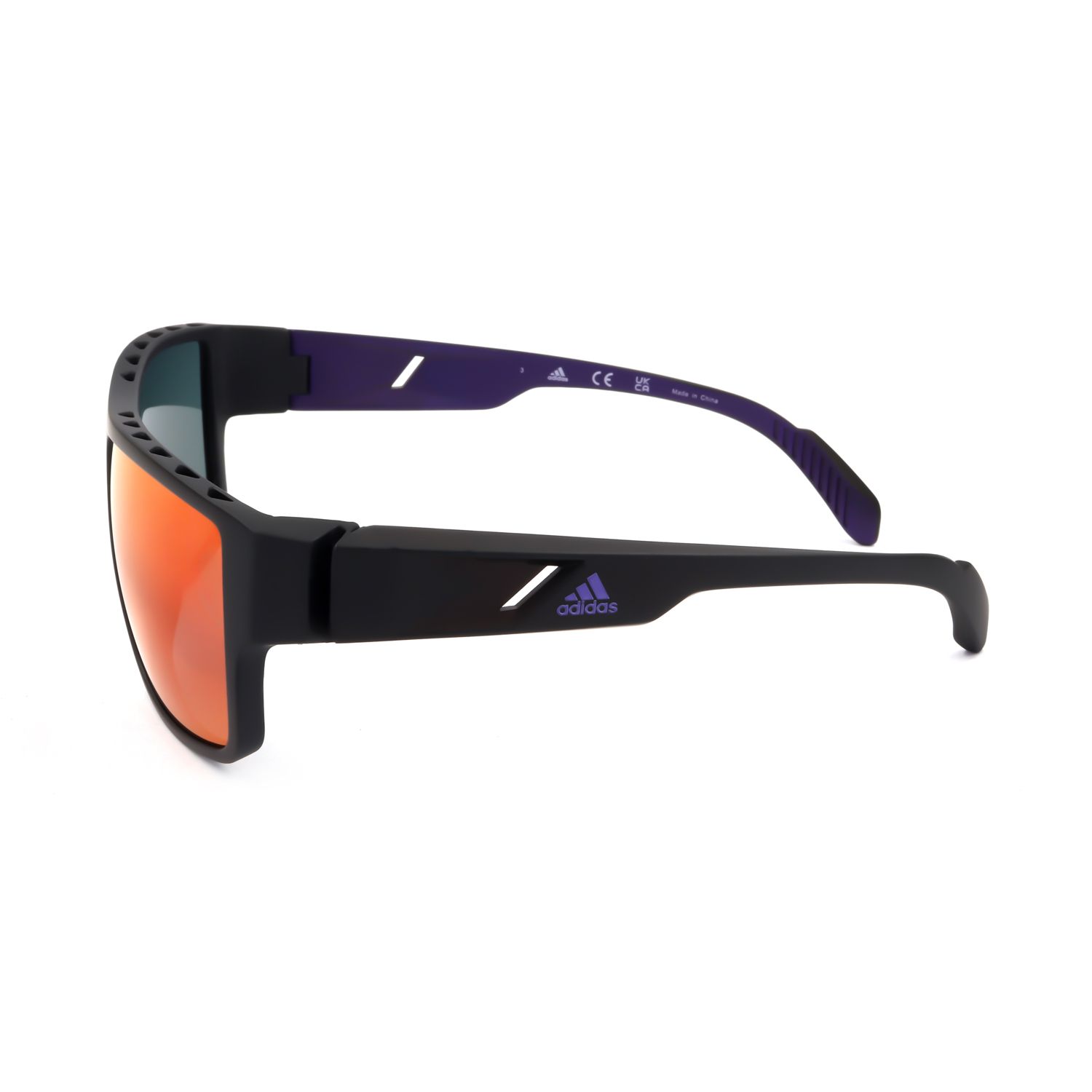 Occhiali da sole Adidas neri con lenti specchiate arancioni e accenti viola sulle stanghette.