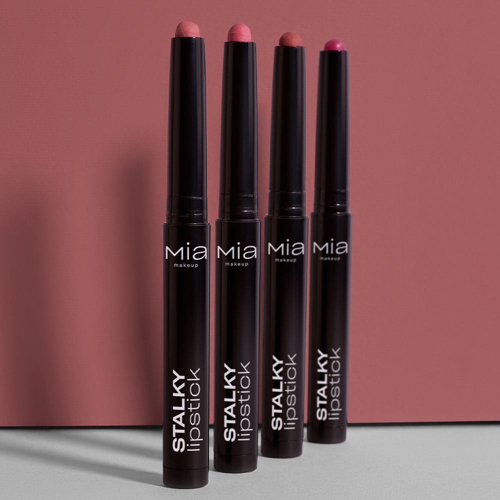 Quattro rossetti affiancati. Su ognuno è scritto "Mia Makeup" e "STALKY lipstick".