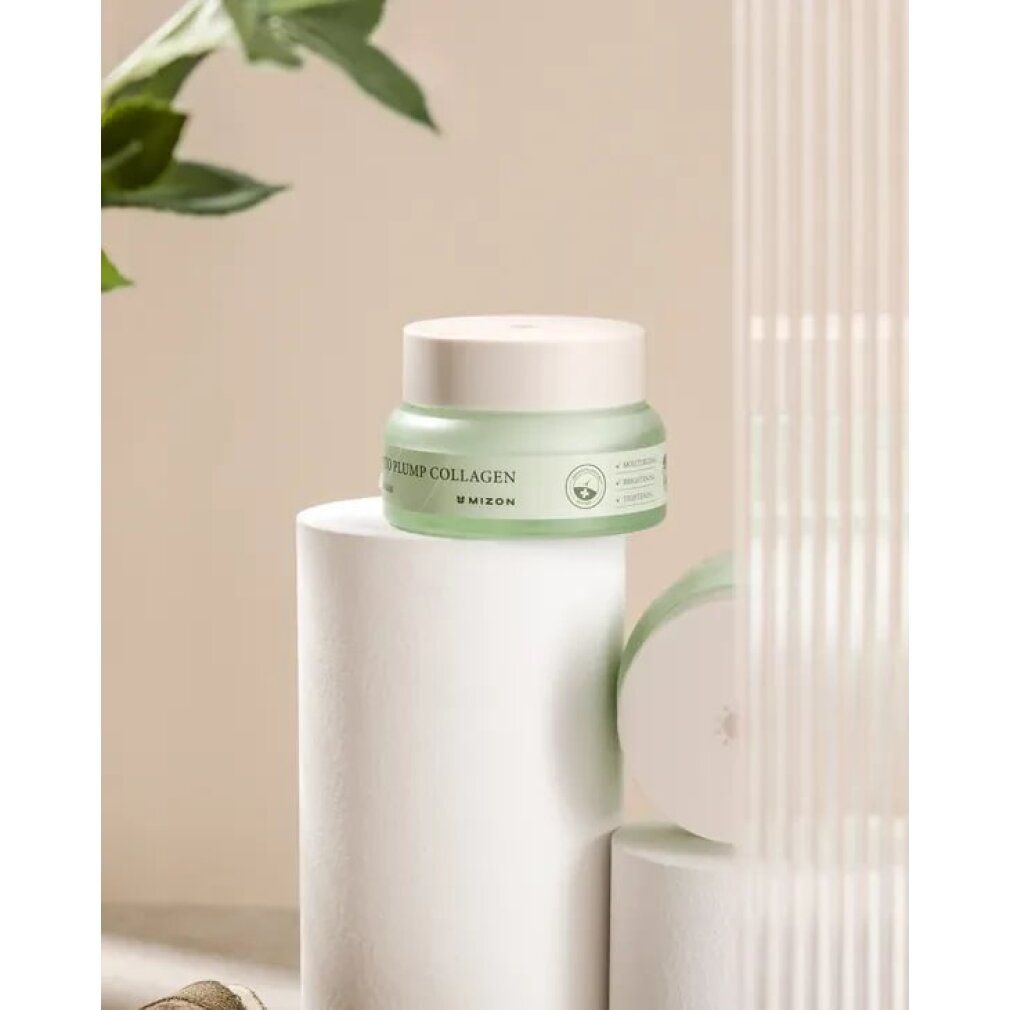 Vasetto di crema verde su colonna bianca. Scritta: Phyto Plump Collagen. Marchio: Mizon. Coperchio bianco.