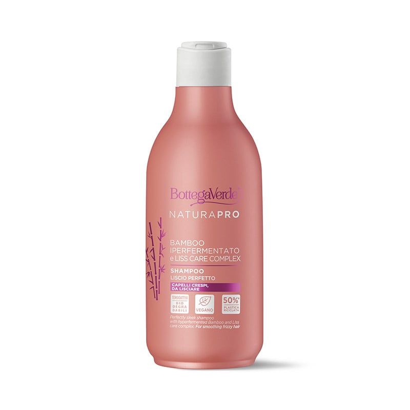 Flacone di shampoo rosa con tappo bianco. Testo: Bottega Verde, Natura Pro, Bamboo iperfermentato e LISS CARE COMPLEX, Shampoo liscio perfetto.