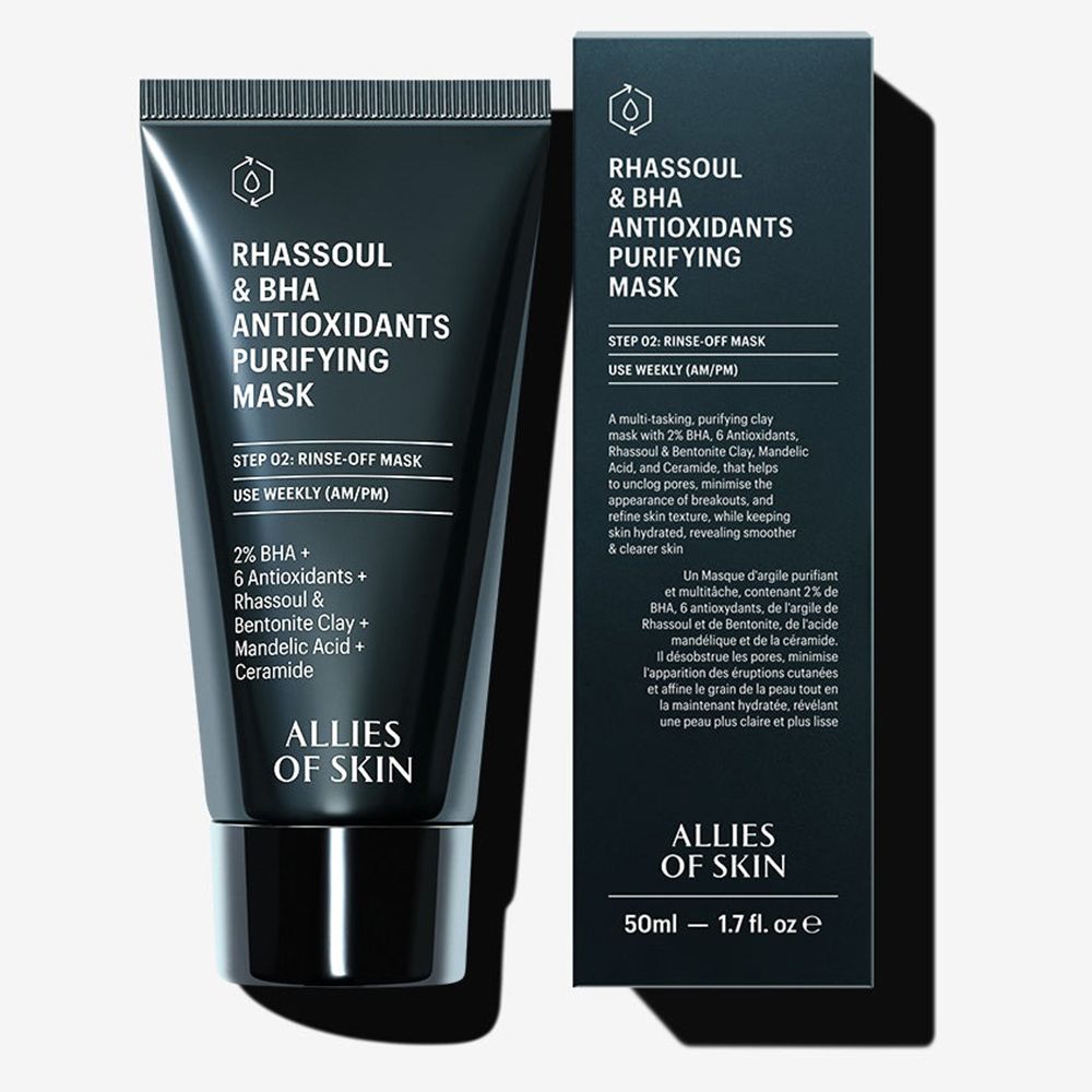Tubo e scatola neri. Nome del prodotto e ingredienti visibili. Marchio: ALLIES OF SKIN. Testo: Rhassoul & BHA Antioxidants Purifying Mask.